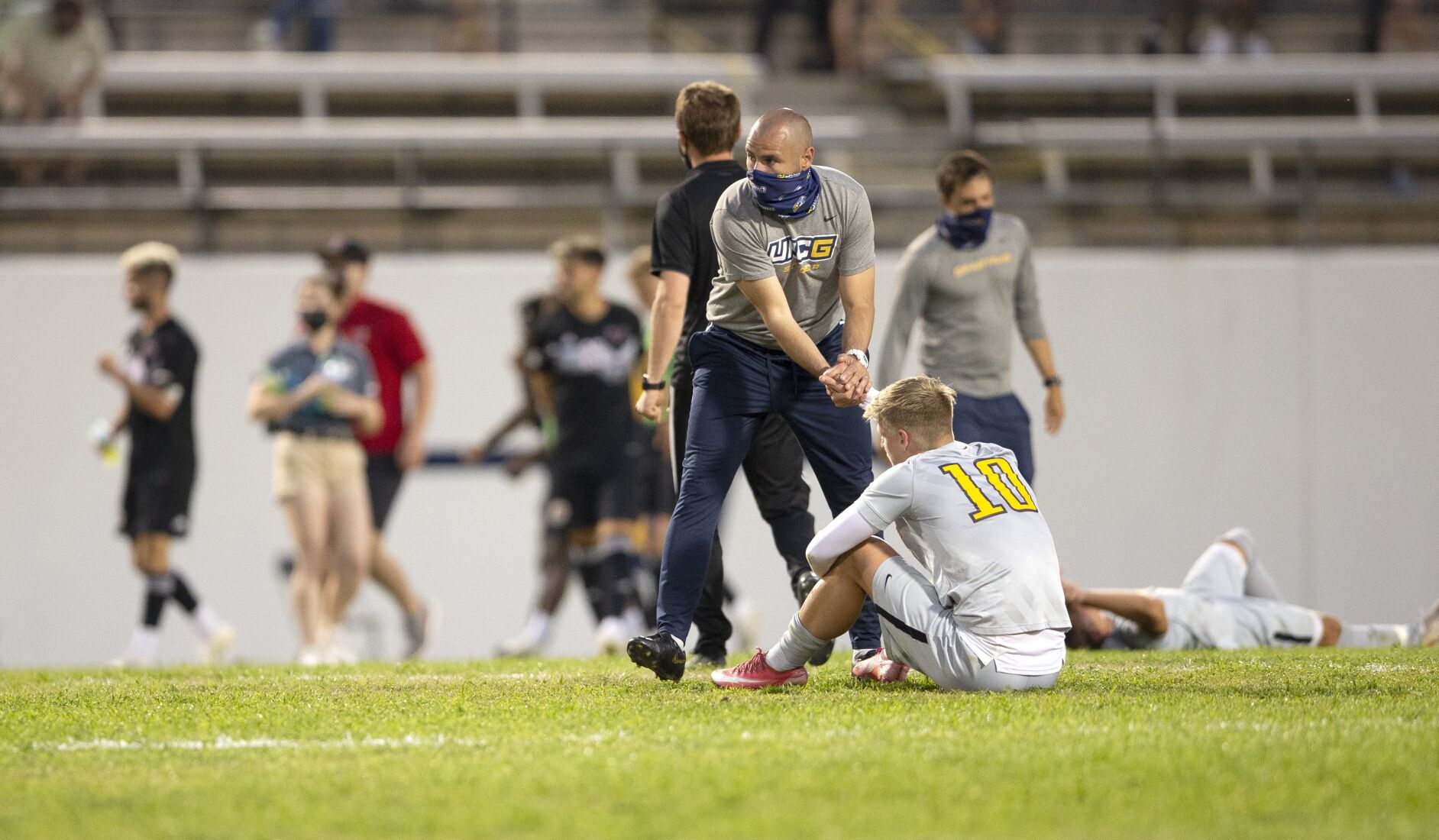 043021-gnr-spt-uncgsoccer